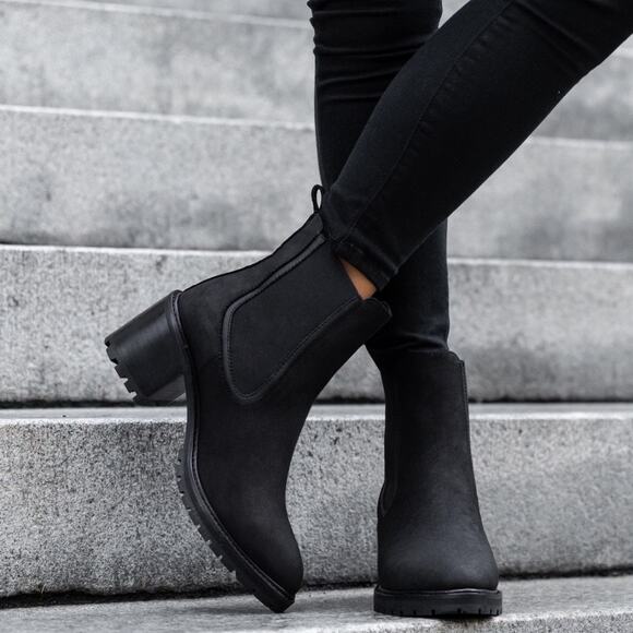 Thursday Boot Co. Knockout Chelsea Heeled Boot Black Matte Women’s 7.5 Pull-On - Picture 1 of 12